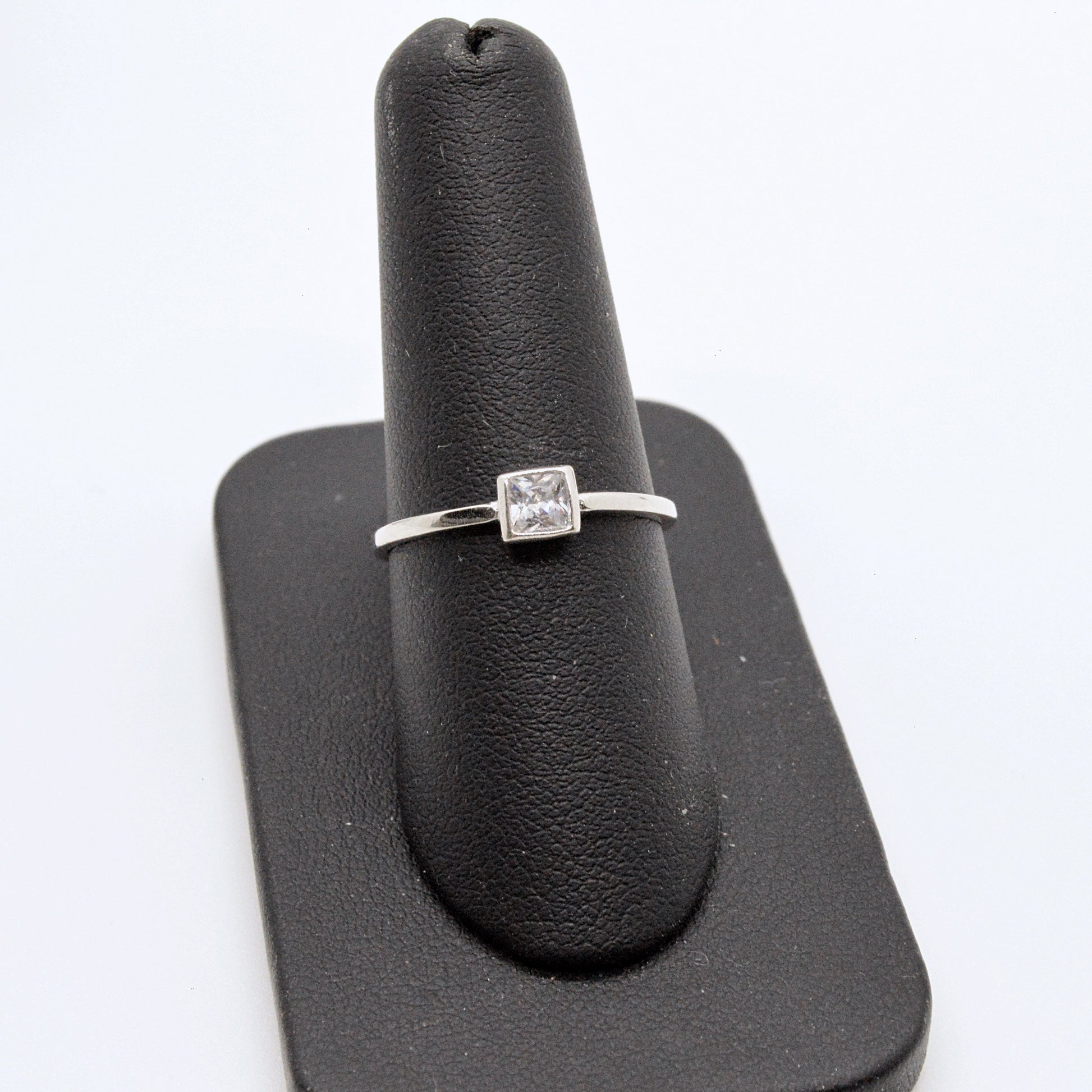  Bague Solitaire Carré