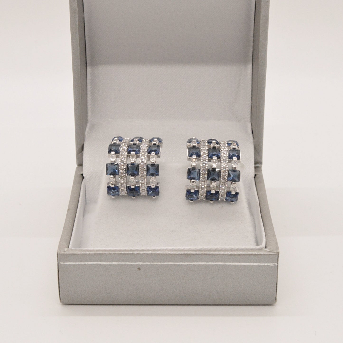  Boucles D'oreilles T09